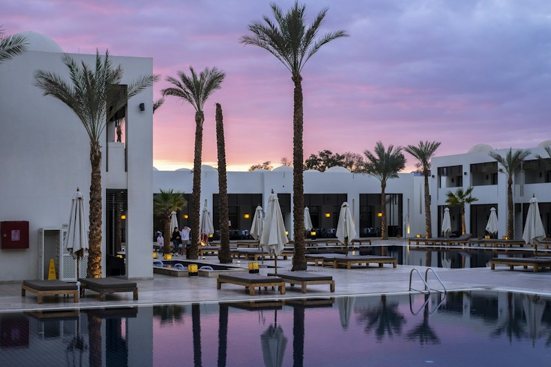 Palm Springs desert hotel with pool